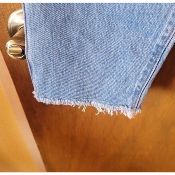 Levi's Premium Wedgie Jeans Size 30 Straight Fit Raw Hem Button Fly High Rise - Picture 4 of 12